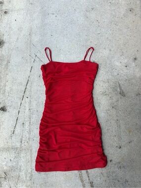 🧚🏻‍♂️ GARAGE Red Ruched Dress